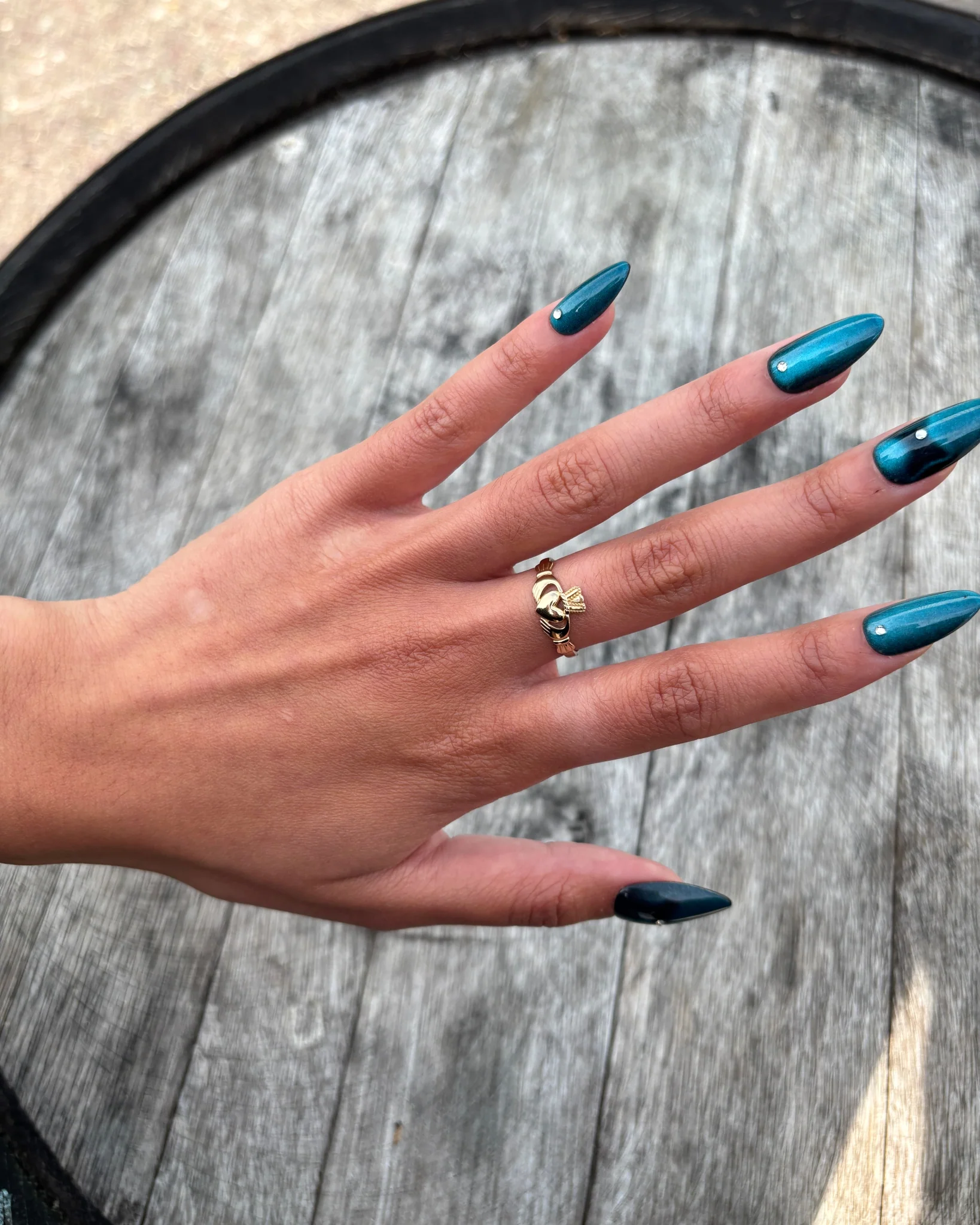 9ct Gold Claddagh Ring | Liadh - Image 3