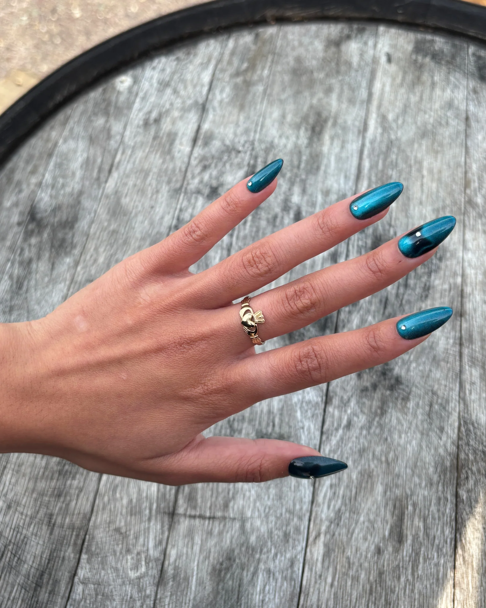 9ct Gold Claddagh Ring | Liadh - Image 5