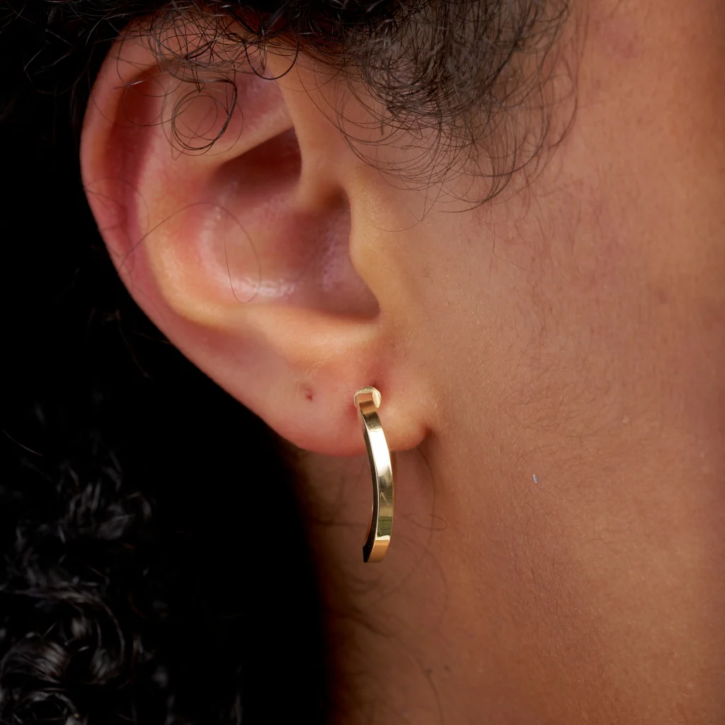 9ct Gold Curved Hoop Earrings | Evisa - Image 4