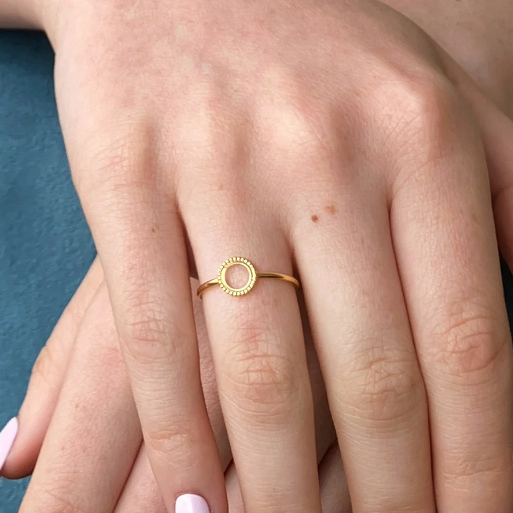 9ct Gold Delicate Circle Cut Out Ring | Kina - Image 6