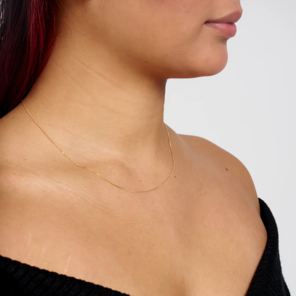 9ct Gold Delicate Curb Chain Necklace | Terni - Image 3
