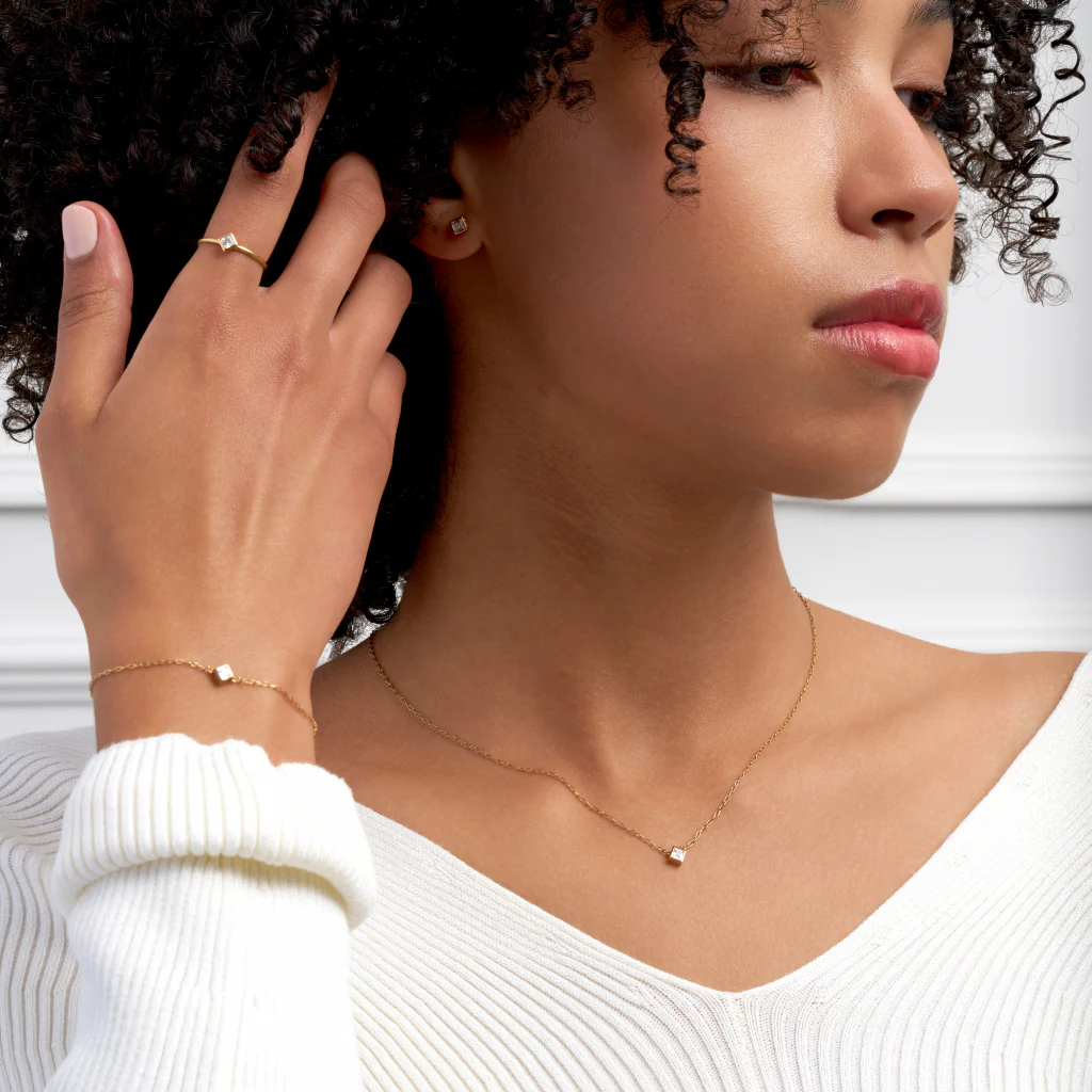 9ct Gold Princess Cut Square Ring | Kosi - Image 4