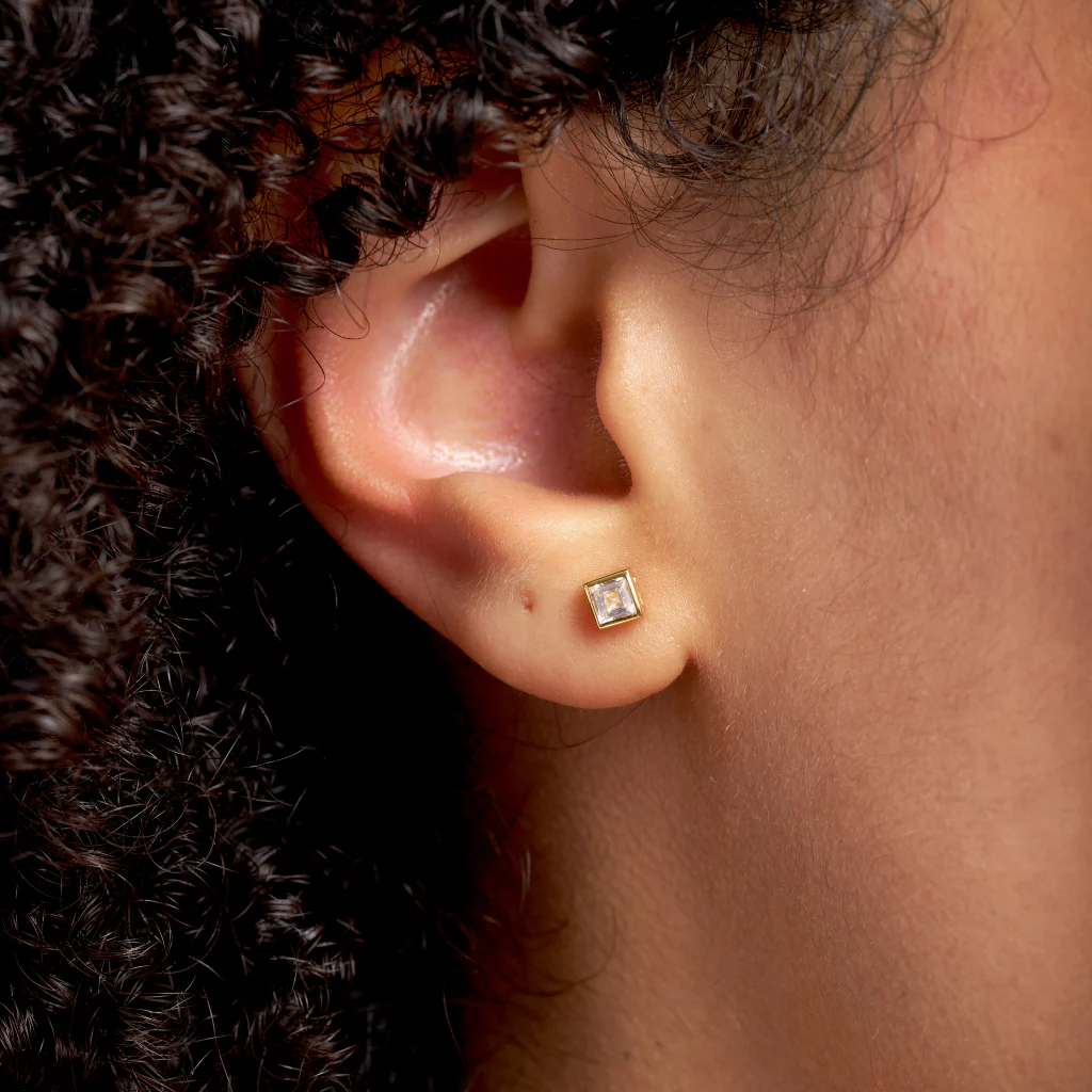 9ct Gold Clear Stone Square Stud Earrings | Aize - Image 2