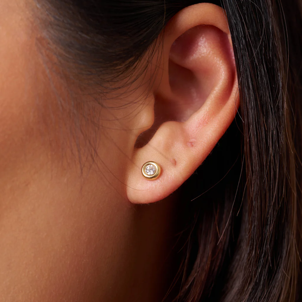 9ct Gold Round Clear Stone Stud Earrings | Amina - Image 4