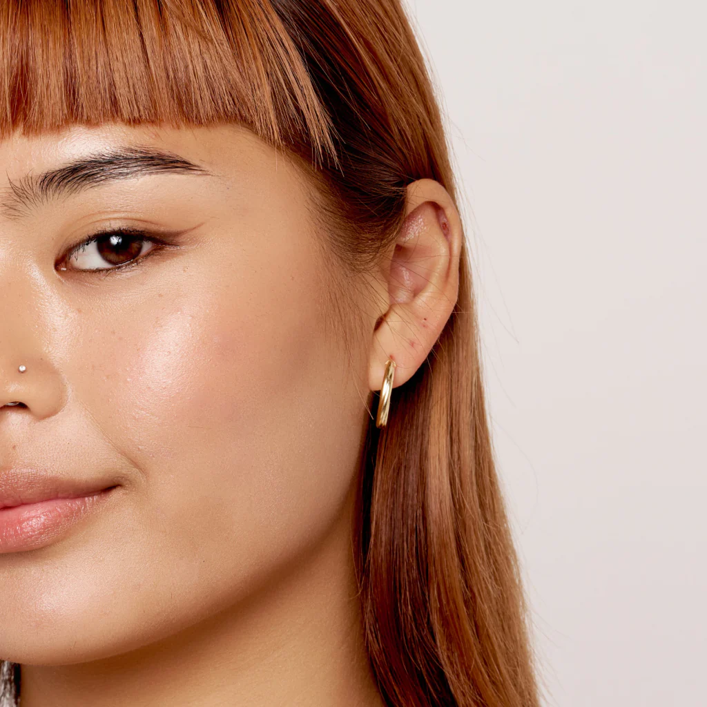 9ct Gold Twist Oval Hoop Earrings | Evia - Image 4
