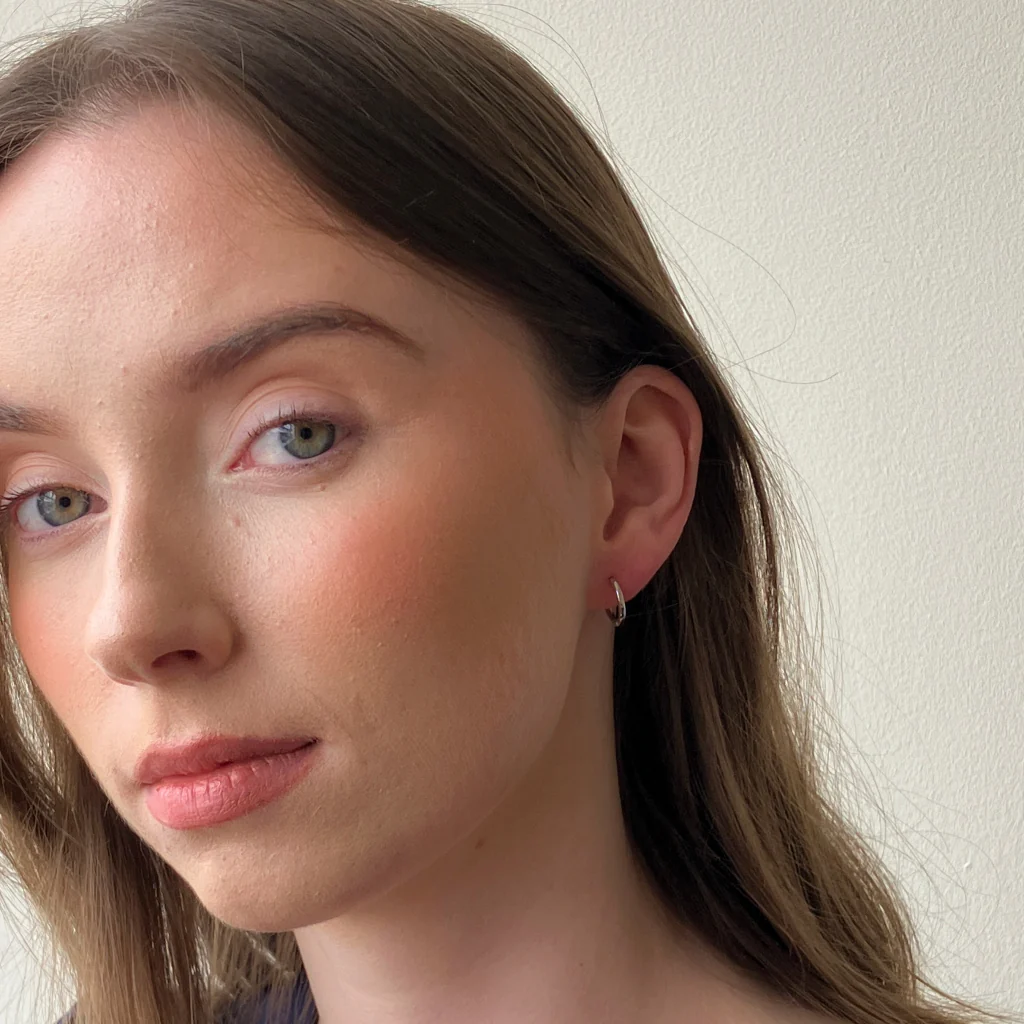 Sterling Silver Hinged Huggie Hoop Earrings | Besse - Image 3