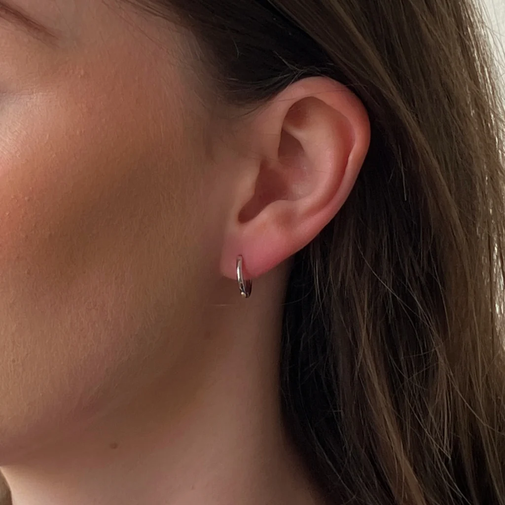 Sterling Silver Hinged Huggie Hoop Earrings | Besse - Image 4