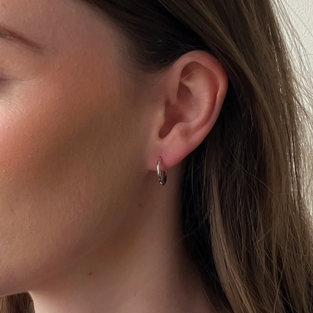 Sterling Silver Hinged Huggie Hoop Earrings | Besse - Image 9