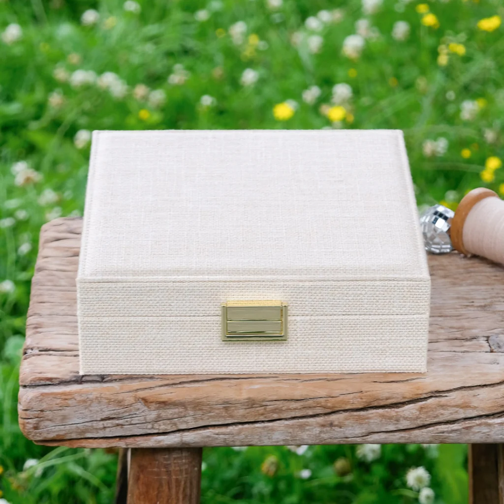 Large Square Jewellery Box | Anne | Linen | Maison Scarlett - Image 3