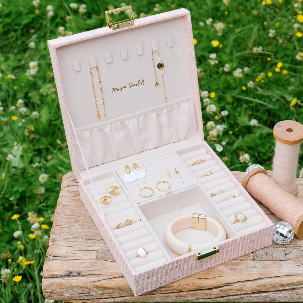 Large Square Jewellery Box | Anne | Linen | Maison Scarlett - Image 8