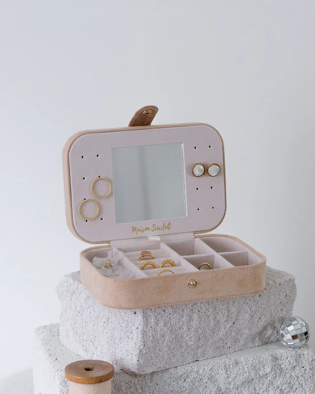 Rectangle Travel Jewellery Box | Brigitte | Velvet | Maison Scarlett - Image 8