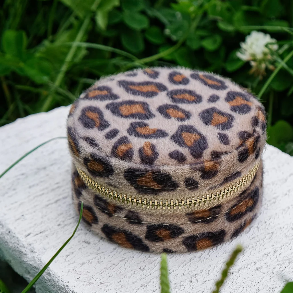 Round Travel Jewellery Case | Yvonne | Leopard | Maison Scarlett - Image 3