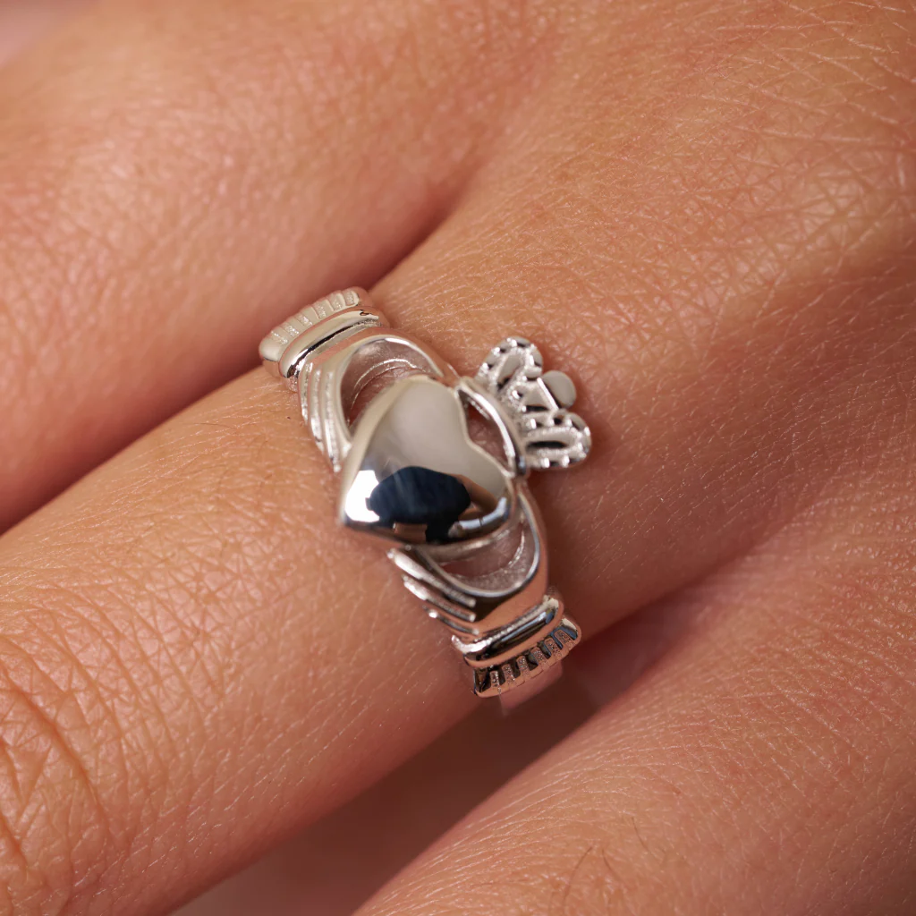 Sterling Silver Chunky Claddagh Ring | Saoirse - Image 3