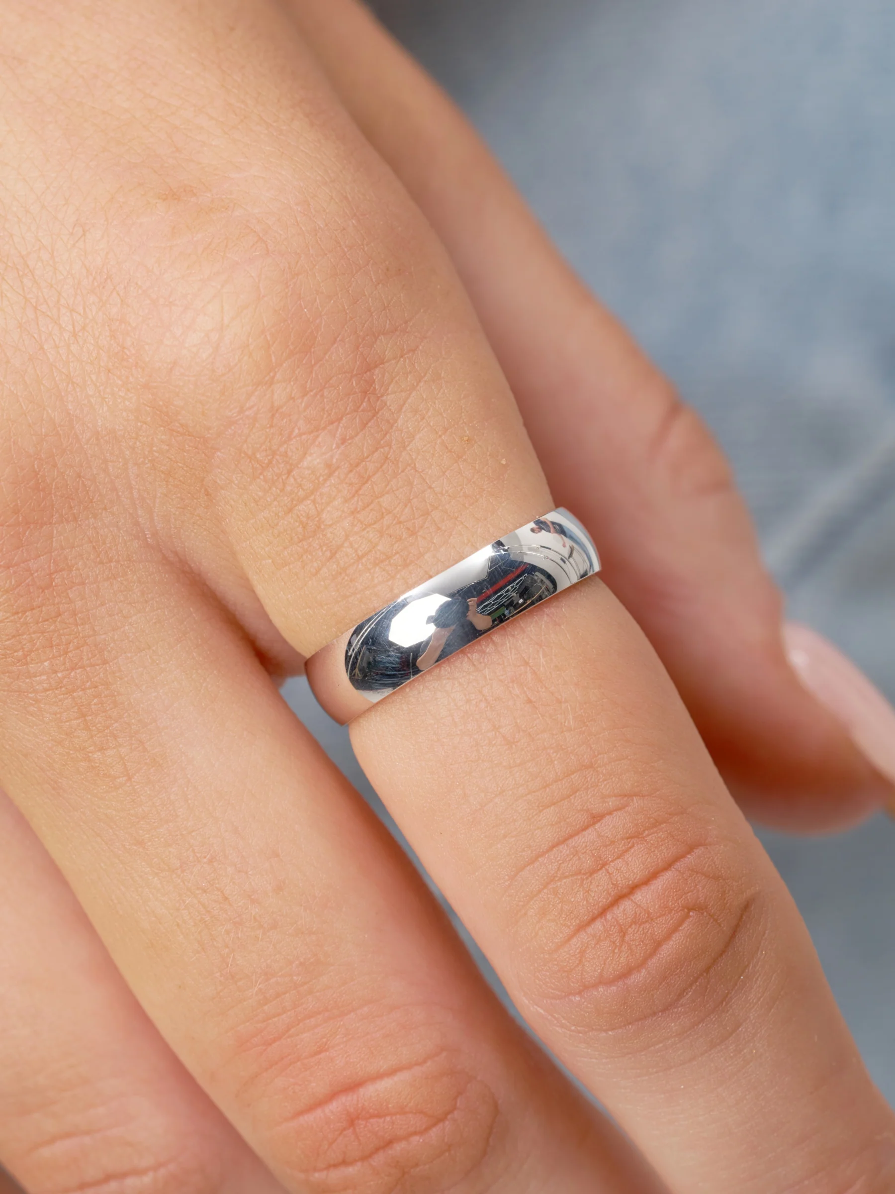 Sterling Silver Classic Band Ring | Laxos - Image 4