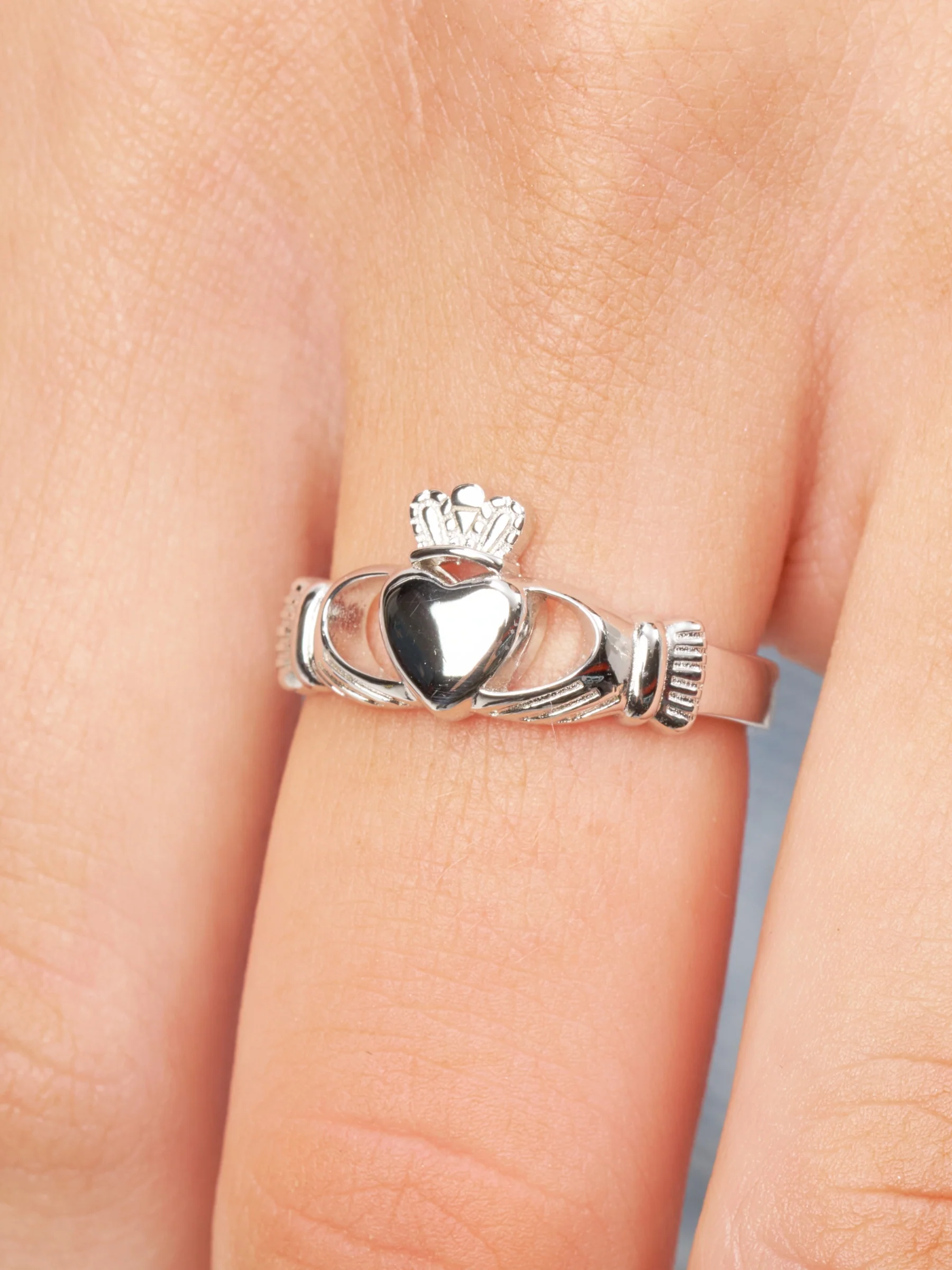 Sterling Silver Classic Claddagh Ring | Cara - Image 5