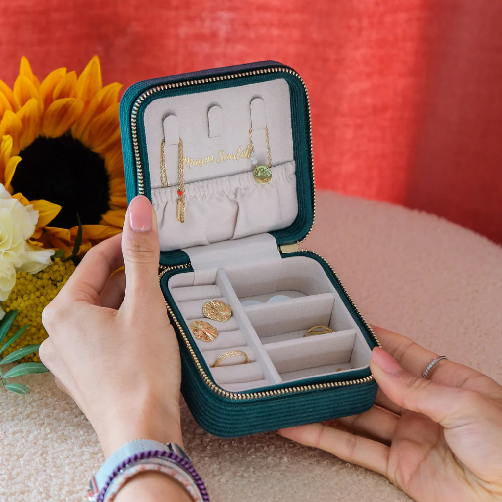 Square Jewellery Case | Corinne | Corduroy | Maison Scarlett - Image 5