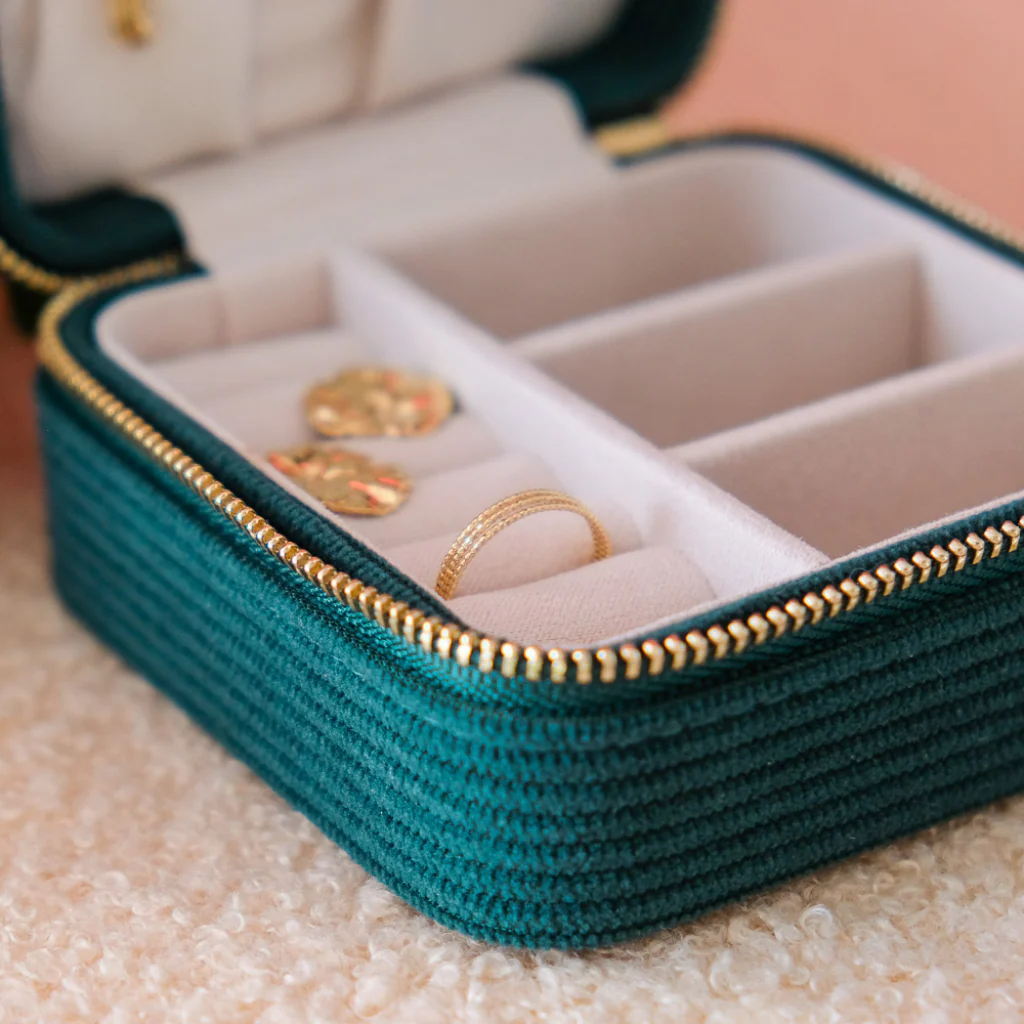 Square Jewellery Case | Corinne | Corduroy | Maison Scarlett - Image 6