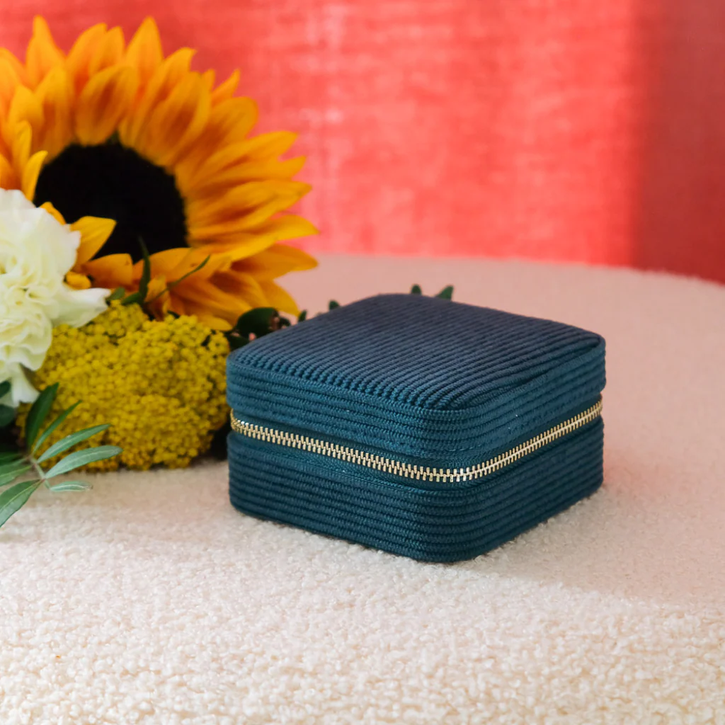 Square Jewellery Case | Corinne | Corduroy | Maison Scarlett - Image 7