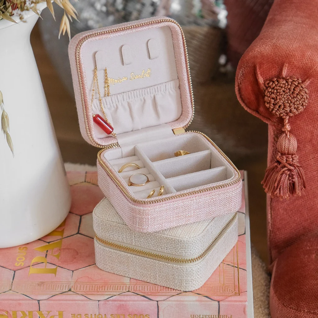 Square Jewellery Case | Corinne | Linen | Maison Scarlett - Image 8
