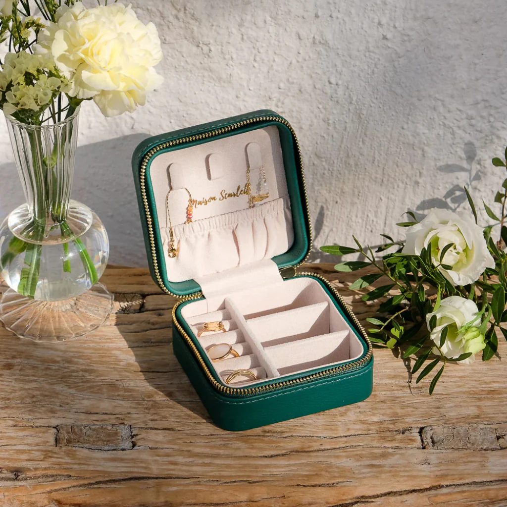 Square Jewellery Case | Corinne | Faux Leather | Maison Scarlett - Image 9