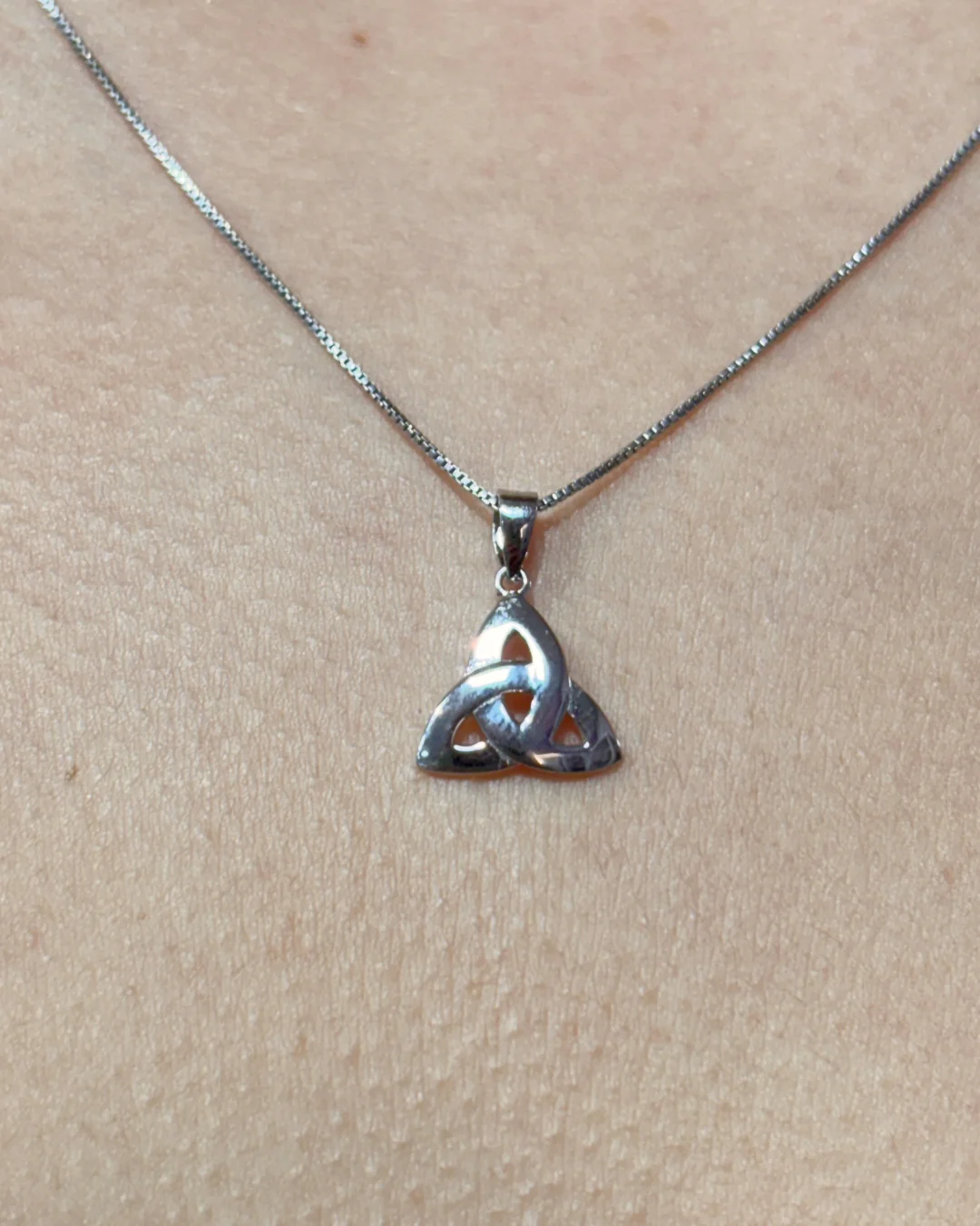 Sterling Silver Trinity Knot Pendant Necklace | Solvar - Image 4