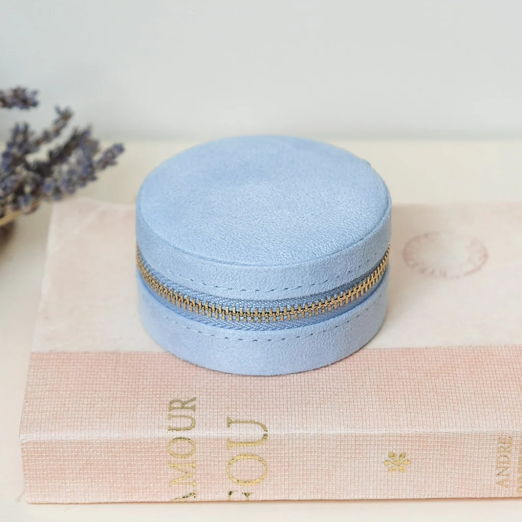 Round Travel Jewellery Case | Yvonne | Velvet | Maison Scarlett - Image 9